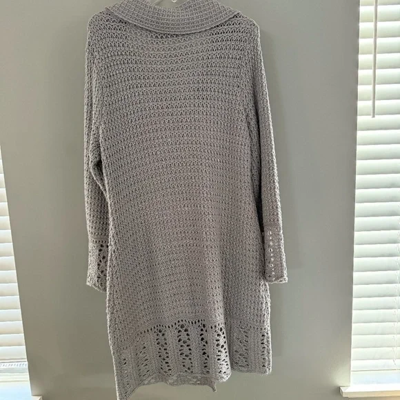 Silver Sweater- Long - Picture 3 of 4